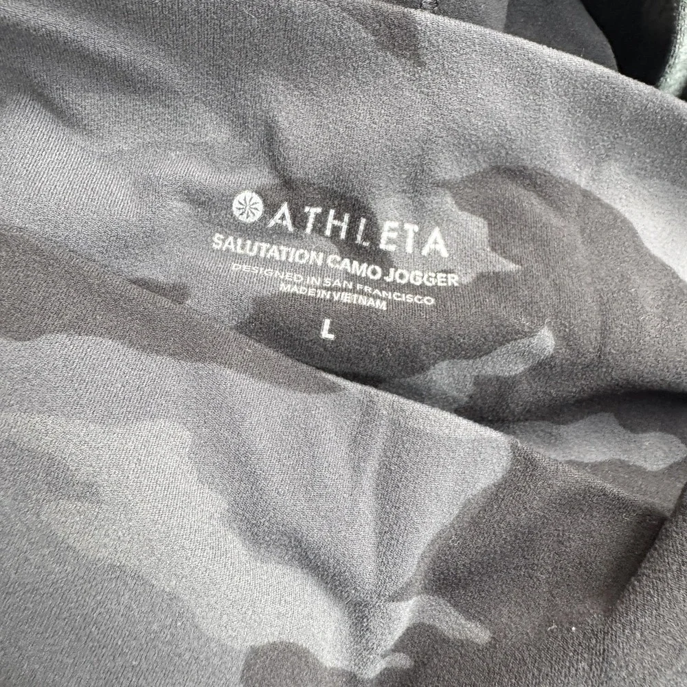 Lot of 4 Athleta Joggers Womens L Salutation High Rise Stretch Yoga Pants Camo - Picture 5 of 5